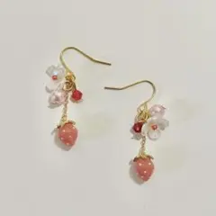 春色♡ いちご　ピアス