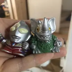 ウルトラマン　タイラント　指人形　ソフビ