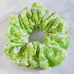 ハンドメイド シュシュ 黄緑 花柄2種 推し活【No.105】