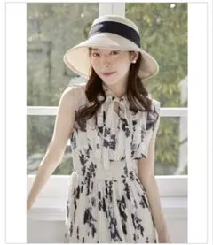 トッコクローゼット　リボン付きウエストシャーリングフラワープリントプリーツワンピ