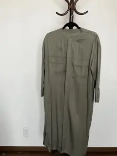 オリーブ色 長袖シャツワンピース