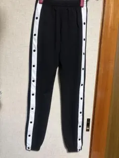 SHEIN サイドボタン付きパンツ Sサイズ