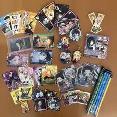 鬼滅の刃グッズ　ステッカー　缶バッジ　カード　文房具