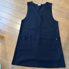 黒のVネックノースリーブチュニック