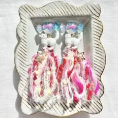 ⚠️先にコメントお願いします⚠️白猫とタッセルピアス　イヤリング　クリスマス