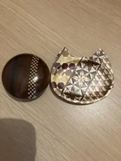 【5客】有田焼 両蛍金彩 市松 高台付小付揃 共箱 骨董品 皿 和食 5客】有田焼 両蛍金彩 市松 高台付小付揃 共箱 骨董品 皿 和食 - メルカリ
