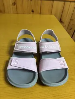 new balance ピンク サンダル18.0cm
