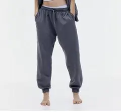 グレー ジョガーパンツ