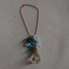 お花のバッグチャーム　ドライフラワーのチャーム付き　ハンドメイド