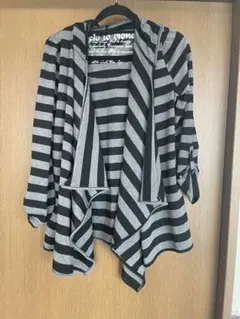 ☆美品☆フード付きボーダーカーディガン　長袖パーカー　Mサイズ