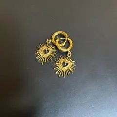 ゴールド 太陽デザイン ピアス(両耳用)