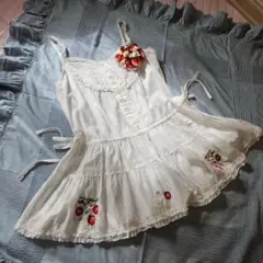 ★ピンクハウス★❤️いちご刺繍が可愛いタブリエチュニック✨白 ☆ピンクハウス☆❤️いちご刺繍が可愛いタブリエチュニック✨白
