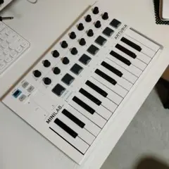 Item thumbnail for item bbfbe196-2c06-4a67-9812-d92162e3d5c7