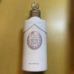 JILL STUART ボディミルク ホワイトフローラル 250ml 新品訳ありのサムネイル