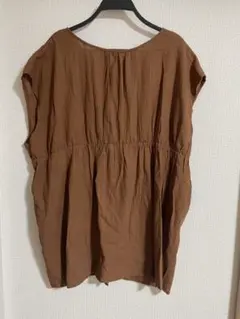 大きいサイズ ノースリーブブラウンシャツ