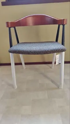 ☆カ−ブが美しいチエア (新品)未使用−送料込み