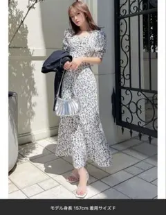 LILY BROWN シフォンドッキングバリエプリントワンピース - メルカリ