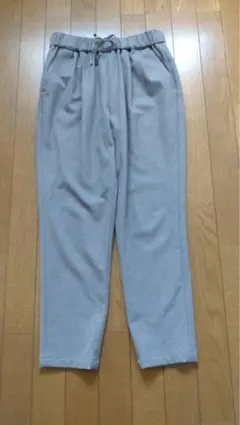ATELIER SIX アトリエシックス グレーのパンツ