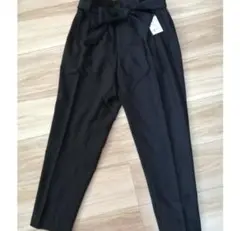 リボン付き黒カジュアルパンツ