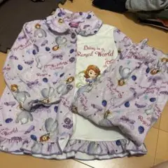 プリンセスソフィア　長袖長ズボン　110cmパジャマ