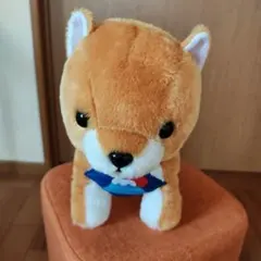 オレンジ色の柴犬ぬいぐるみ