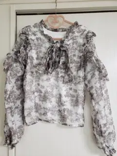 トップス　ブラウス　シャツ　花柄　グレー　リボン