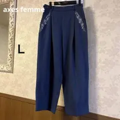 美品　アクシーズファム　 ウエストゴム　フラワー刺繍テーパドパンツのサムネイル