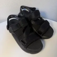 UGG ブラック スポーツサンダル