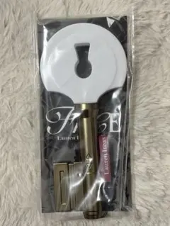 ローレン・イロアス 1st LIVE FACE ペンライト、缶バッジセット - メルカリ