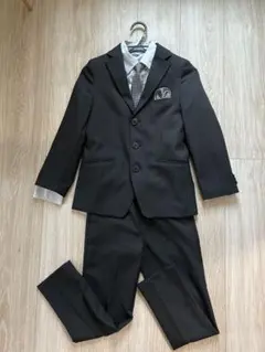 BTZ 140cm 黒 フォーマルスーツ　おまけつき。