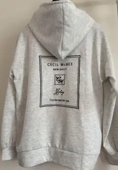 【CECIL McBEE】ダンボールニットバックロゴプリントパーカー Ｌサイズ