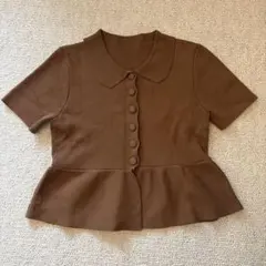 ブラウン ボタン付き ペプラムトップス