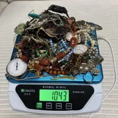 アクセサリー　時計イミテーションまとめ売り約1kg 遺品整理