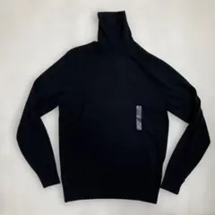 UNIQLO　エクストラファインメリノタートルネックセーター　サイズM 傷あり