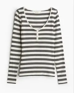 H&M ヘンリーネックトップス