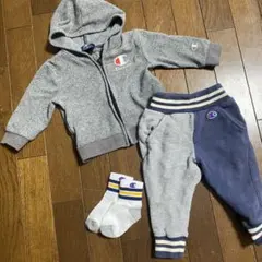 Champion トップス