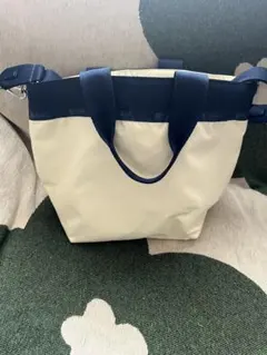 レスポートサック　アイボリーとネイビーのトートバッグ