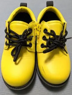イエロー　合成皮革製　18cm　レースアップブーツ　ラバーソール
