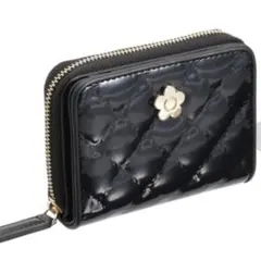 MARY QUANT マリークワント エナメルキルト マルチウォレットのサムネイル