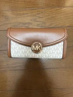 MICHAEL KORS ロゴ入り長財布 ブラウン/ホワイト