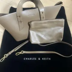 CHARLES & KEITH ベージュハンドバッグ( ショルダーバック)