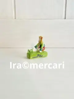 フランスの童謡　フェーブ　フェーヴ　ミニチュア　陶器　緑のネズミ