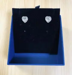 スワロフスキー　Swarovski ハート　ピアス　ホワイト