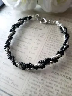 ブラック　シルバービーズのブレイド　ブレスレット　１８・５cm　ハンドメイド