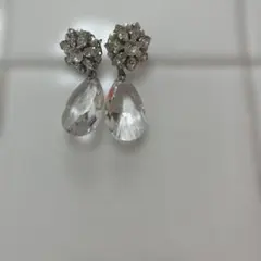 スワロフスキー　ドロップピアス