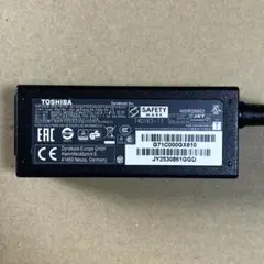 TOSHIBA 純正　ミニACアダプター PA5177U-1ACA