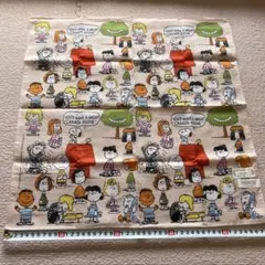 PEANUTS スヌーピー　キャラクター ハンカチ 約50センチガーゼ