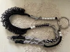 パラコード　スマホ　ショルダー　ストラップ　ハンドメイド　フリル　リボン　パール