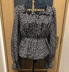 Dholic花柄スクエアネック長袖ブラウス