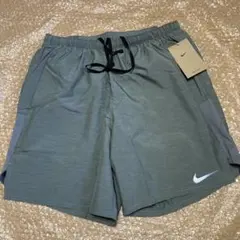 新品 NIKE ランニングショートパンツ Mサイズのサムネイル